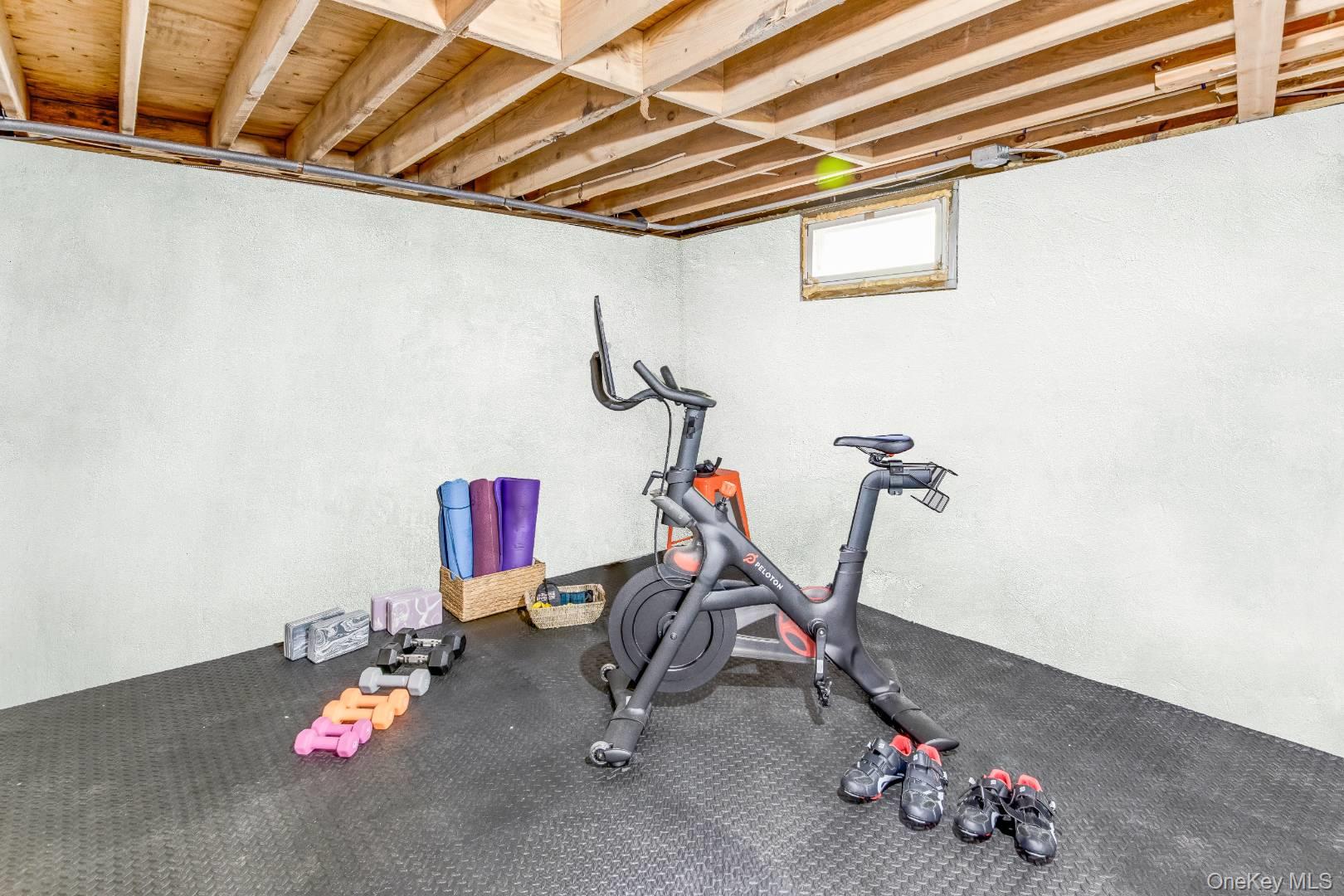 35 Montauk Boulevard – For Rent photo 16
