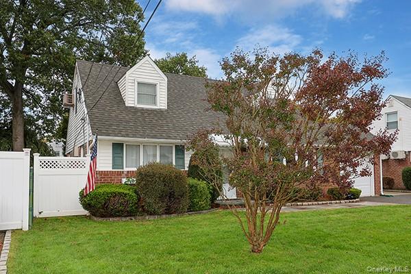 467 Von Elm Avenue – For Sale photo 3