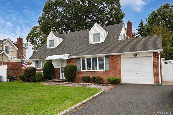 467 Von Elm Avenue – For Sale photo 2
