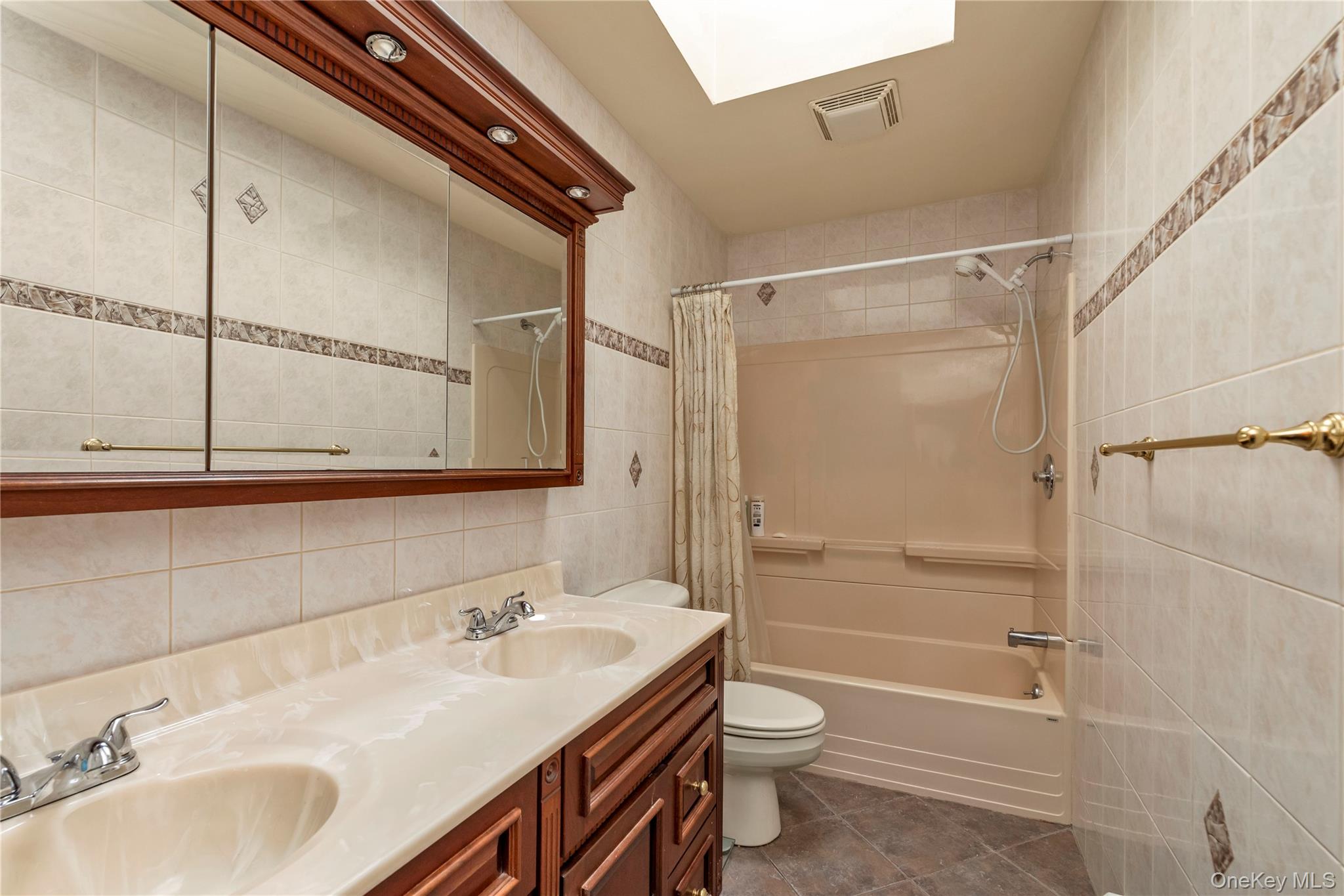 123 Beach Drive – For Sale photo 13