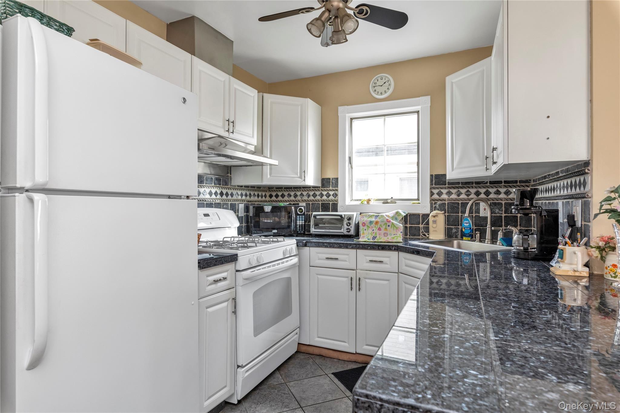 123 Beach Drive – For Sale photo 8