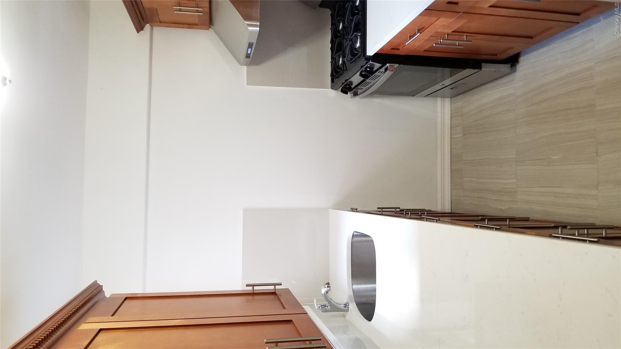 41-34 Frame Place, Unit 3D photo 12