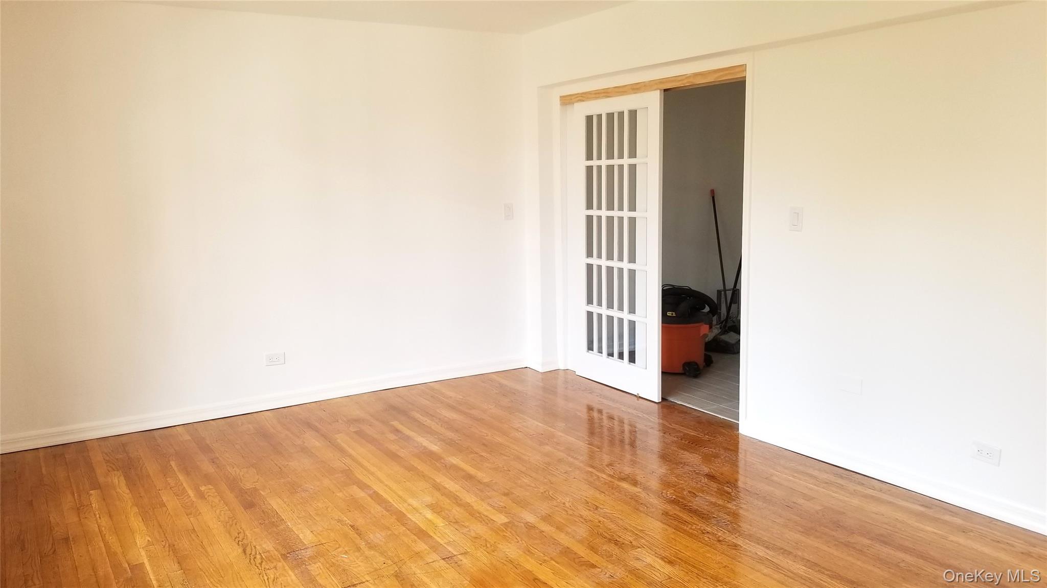 41-34 Frame Place, Unit 3D photo 5