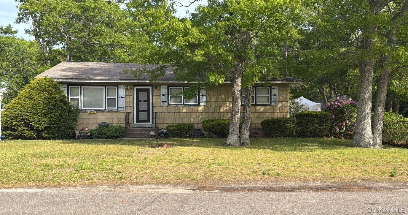 24 Hinda Boulevard – For Sale photo 2
