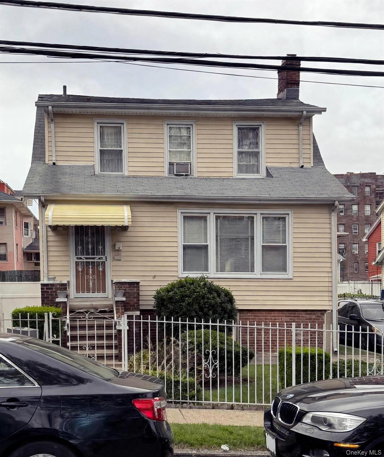 821 Cranford Avenue – For Sale