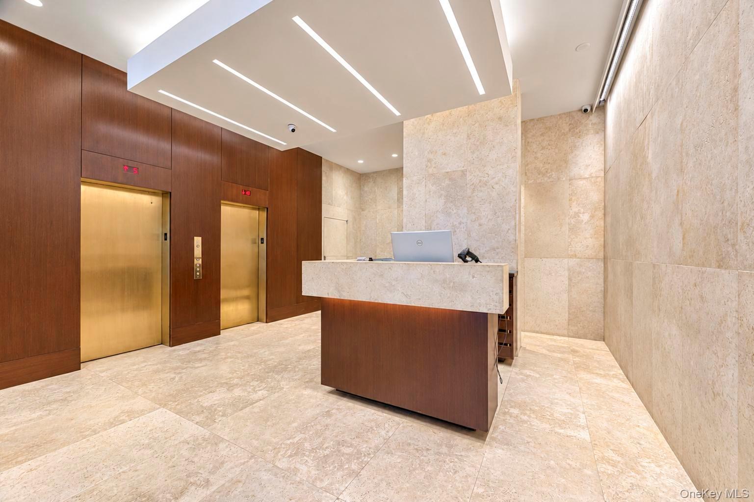 1065 Park Avenue, Unit 19C photo 3