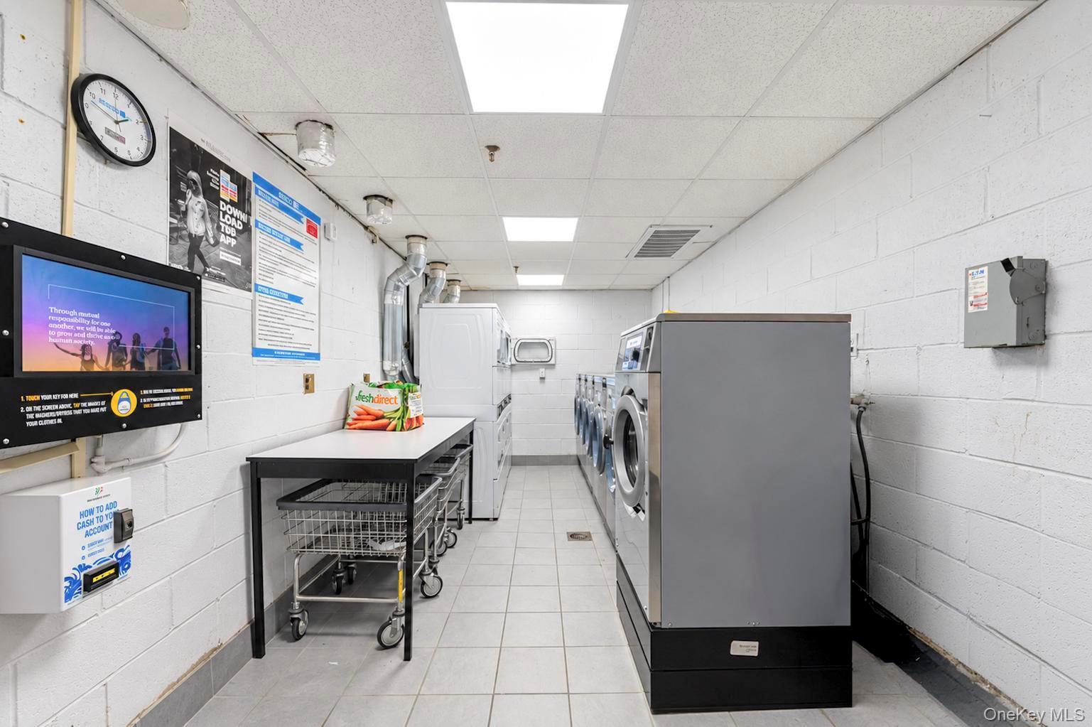 1065 Park Avenue, Unit 19C photo 11