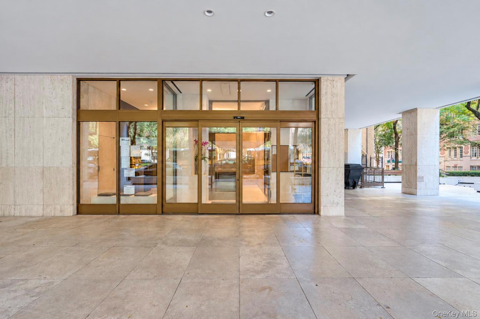 1065 Park Avenue, Unit 19C photo 6
