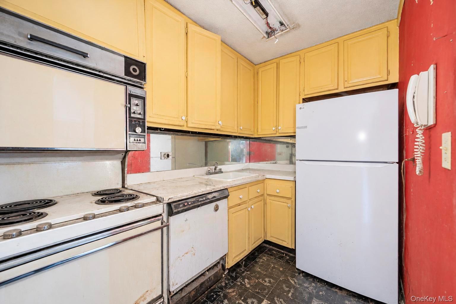 1065 Park Avenue, Unit 19C photo 10