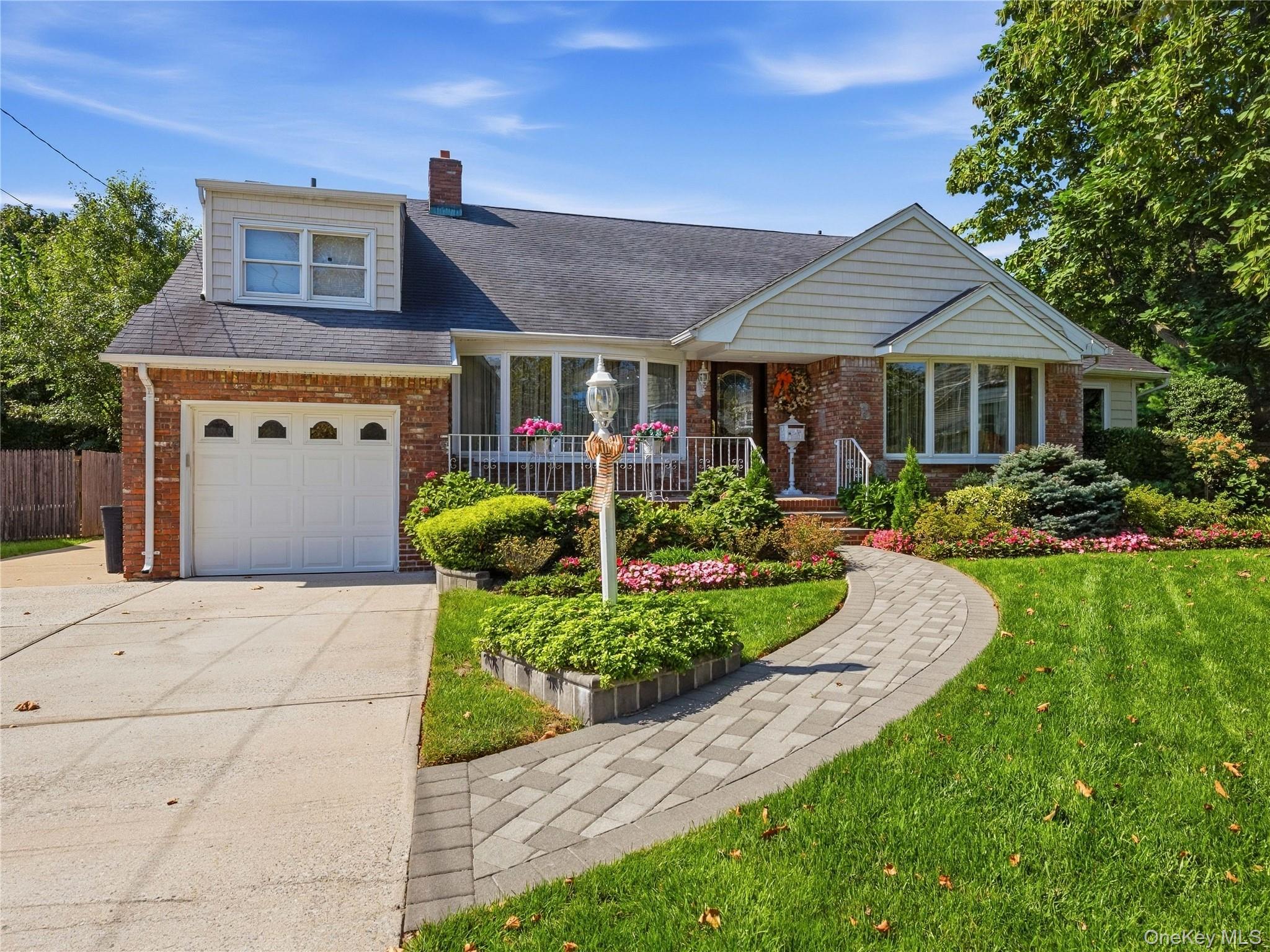 5 Major Court – For Sale photo 2