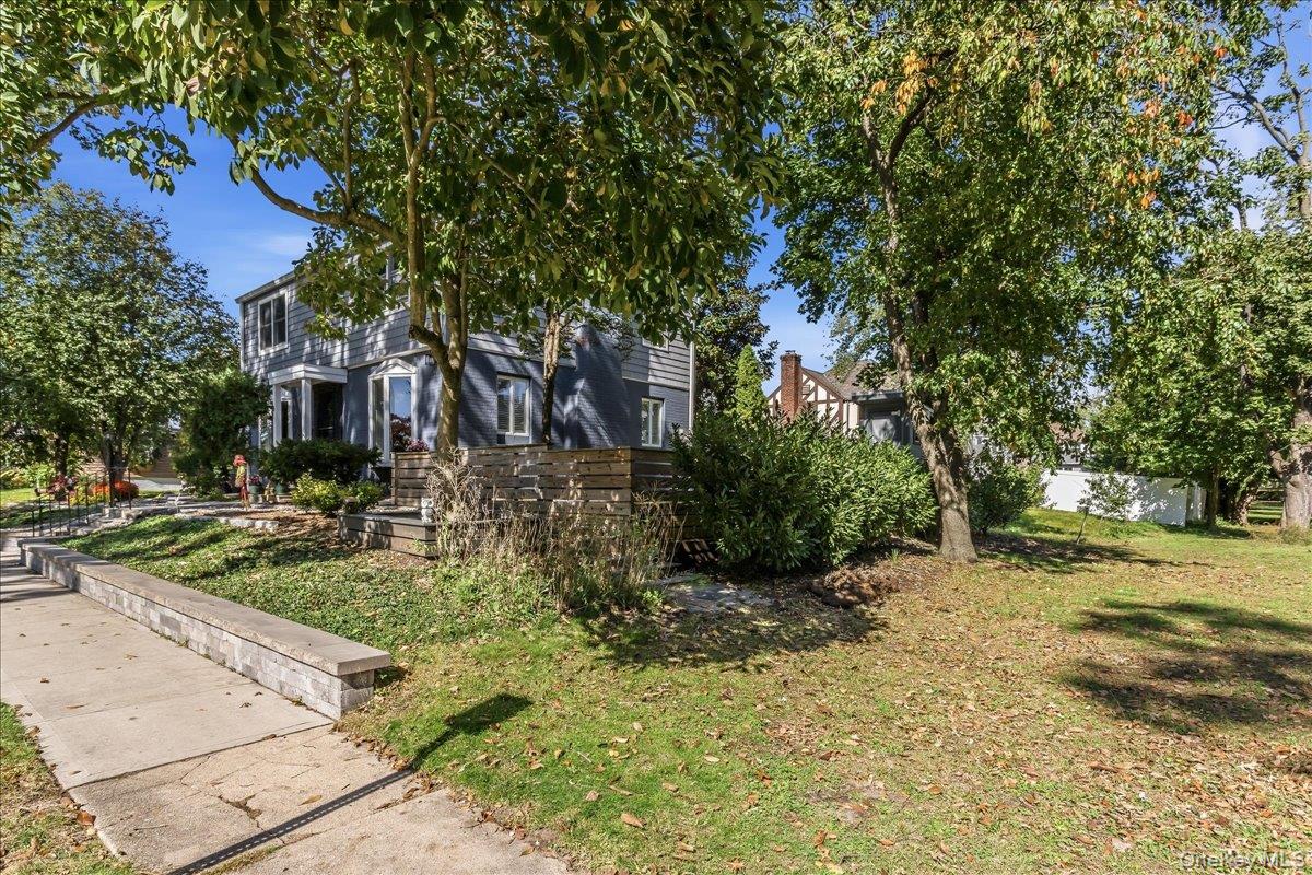 8 Woodland Road – For Sale photo 24