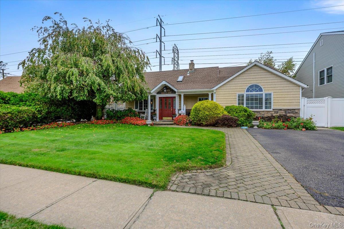 13 Old Farm Road – For Sale