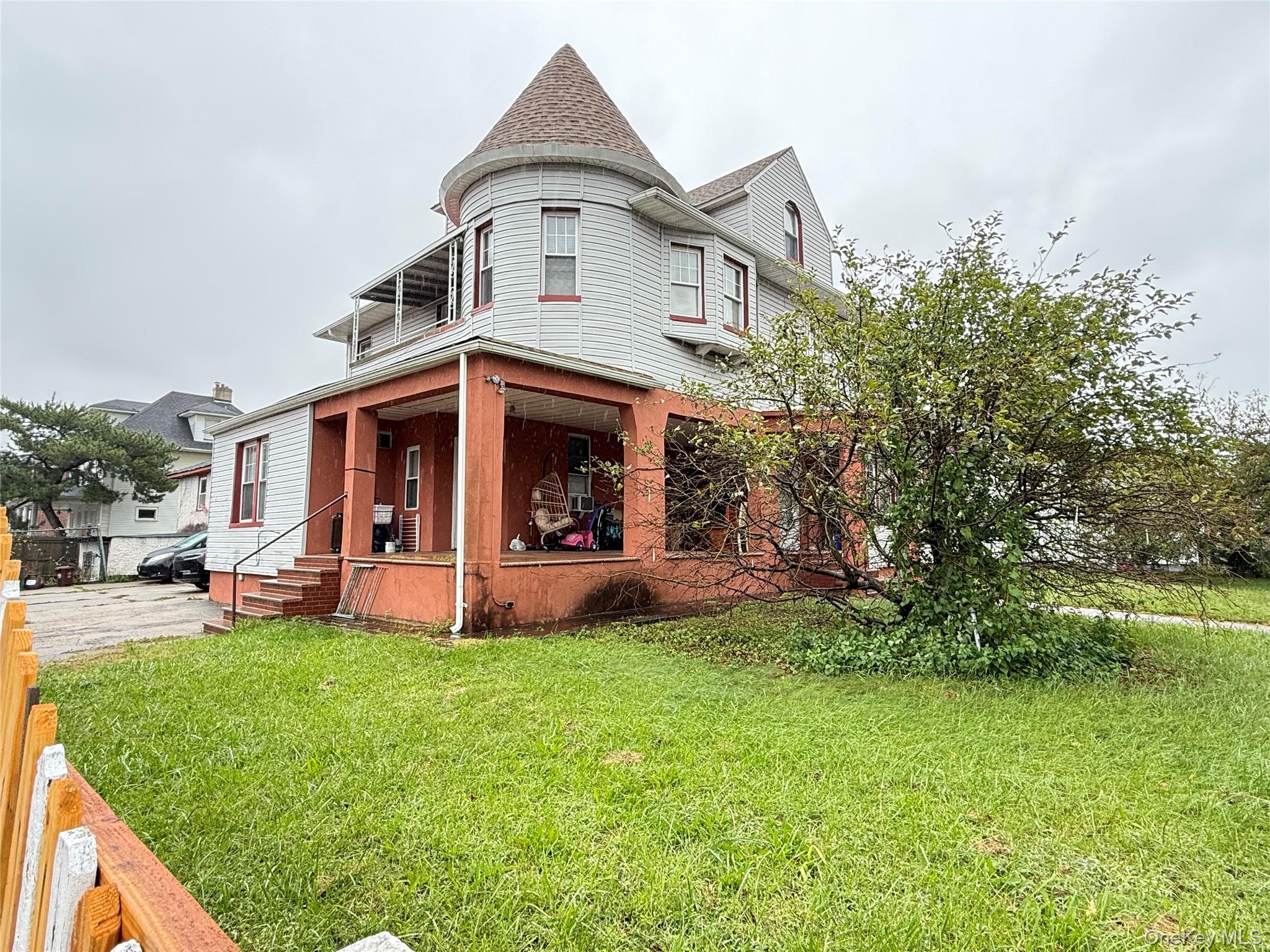 3815 Sea Gate Avenue – For Sale photo 2