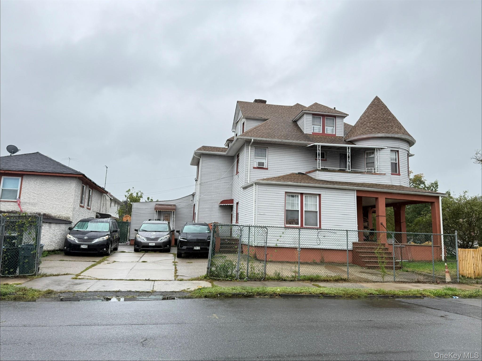 3815 Sea Gate Avenue – For Sale photo 3