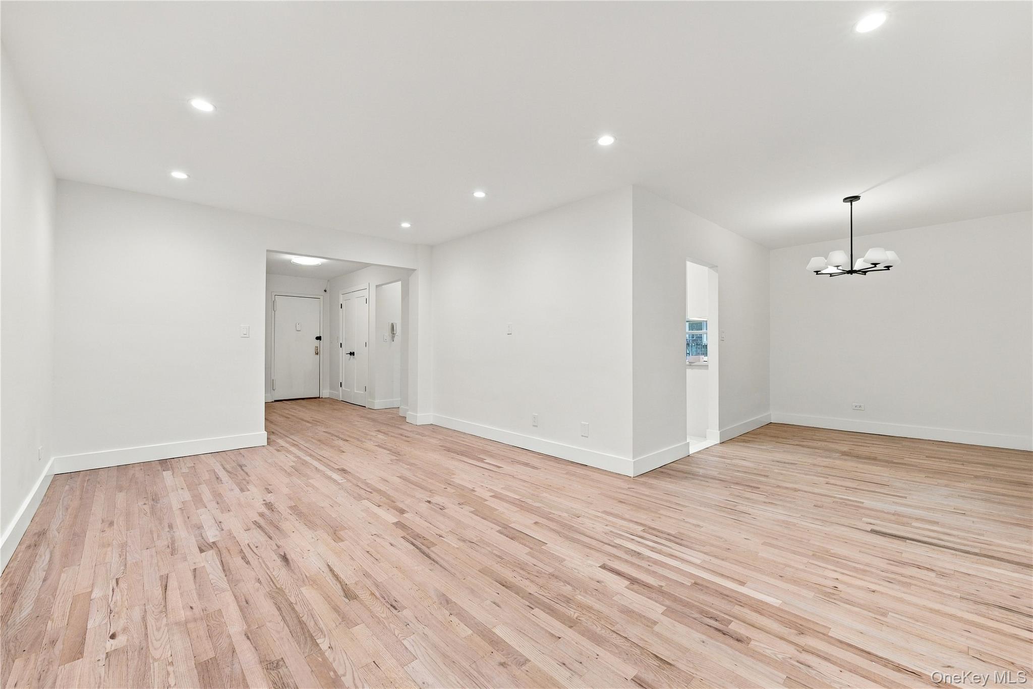 112-20 72nd Drive, Unit APT D25 photo 8