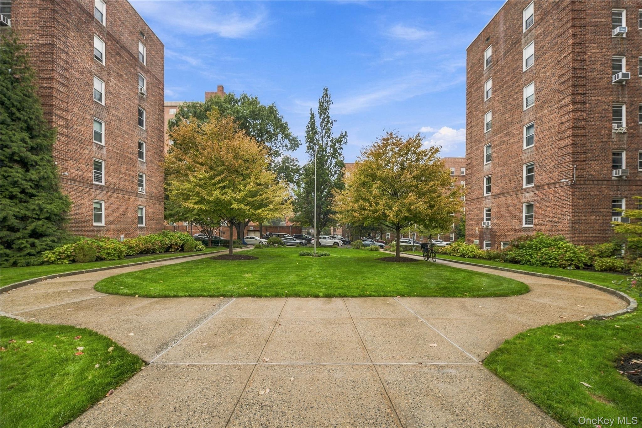 112-20 72nd Drive, Unit APT D25 photo 2