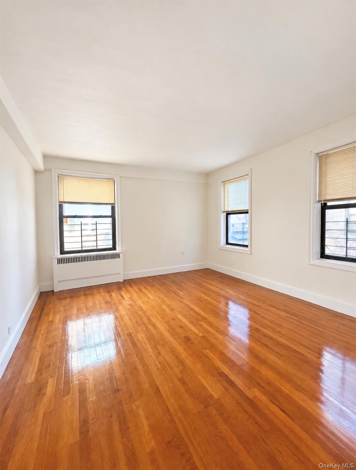 3338 Parsons Boulevard, Unit 1E photo 2