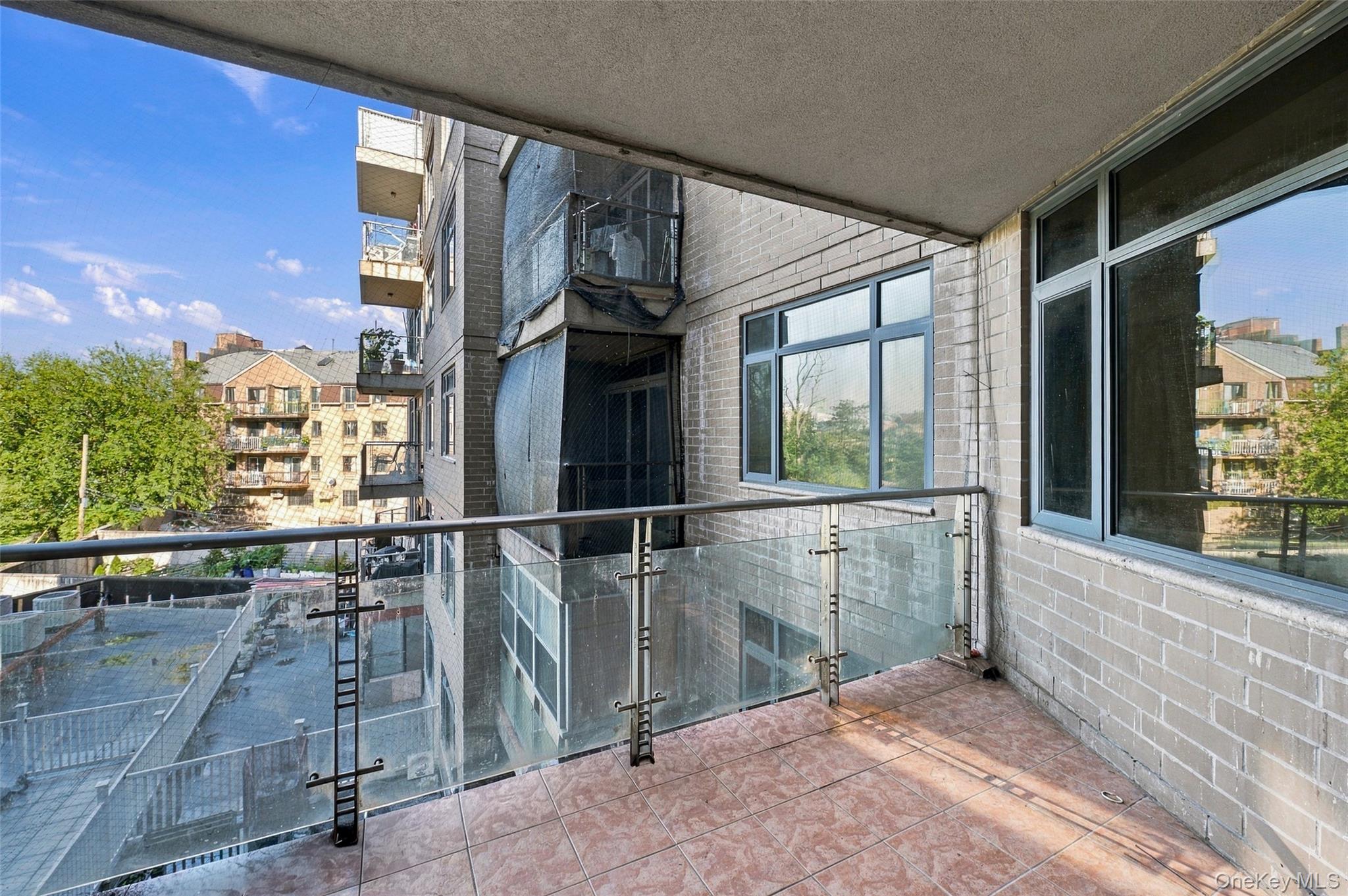 132-29 Blossom Avenue, Unit 4H photo 4