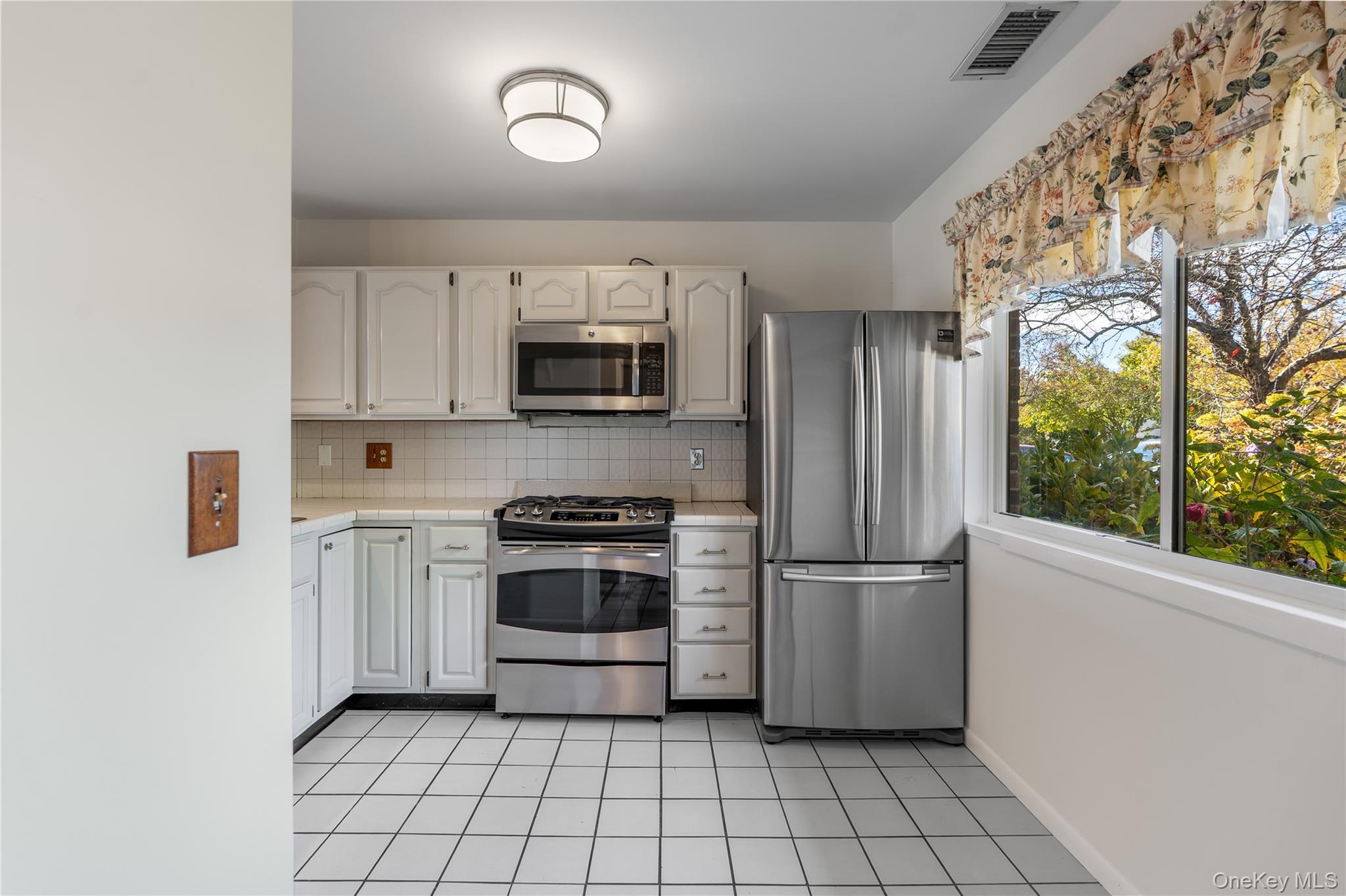 713 Hewitt Lane – For Sale photo 15