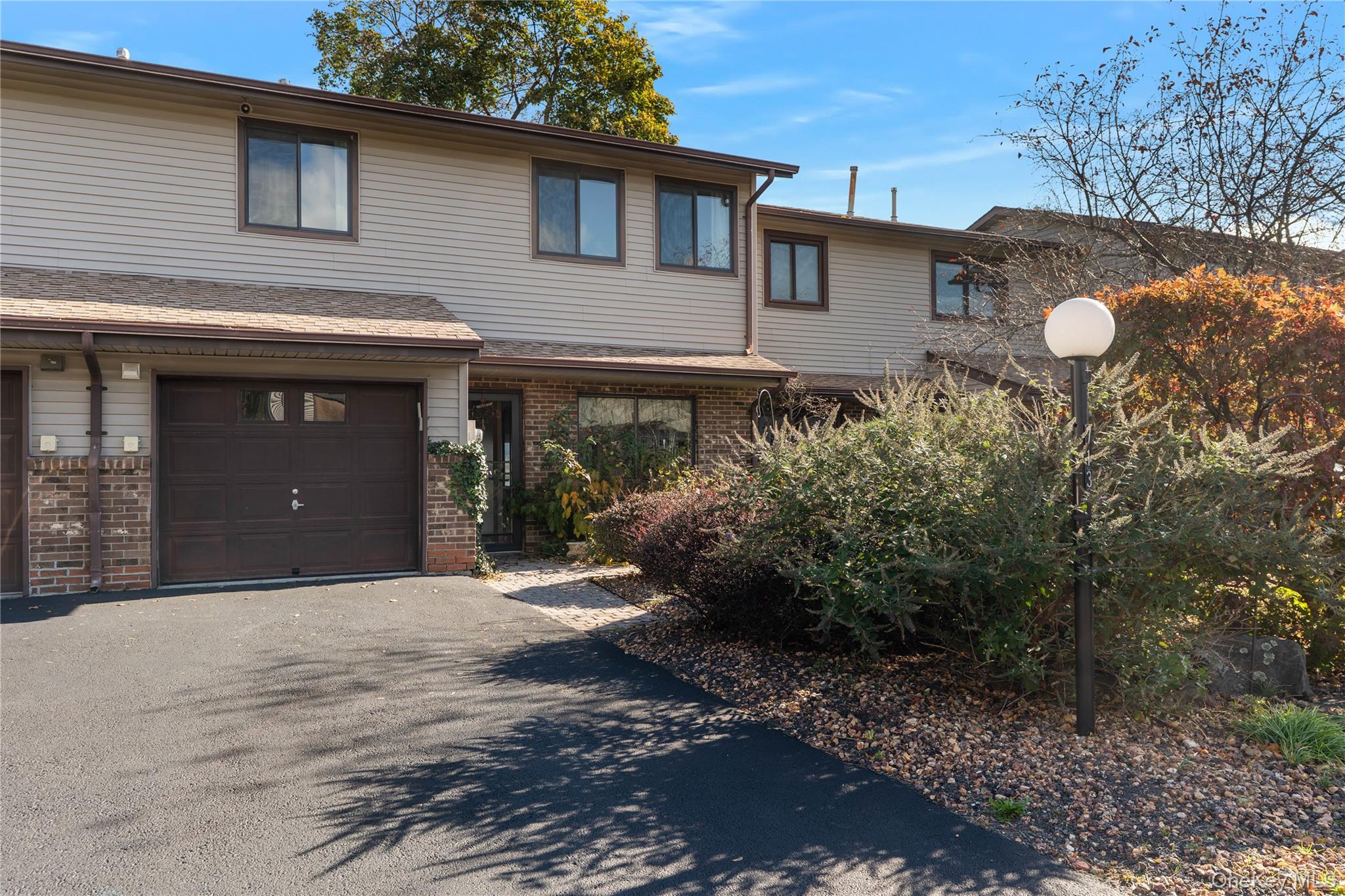 713 Hewitt Lane – For Sale