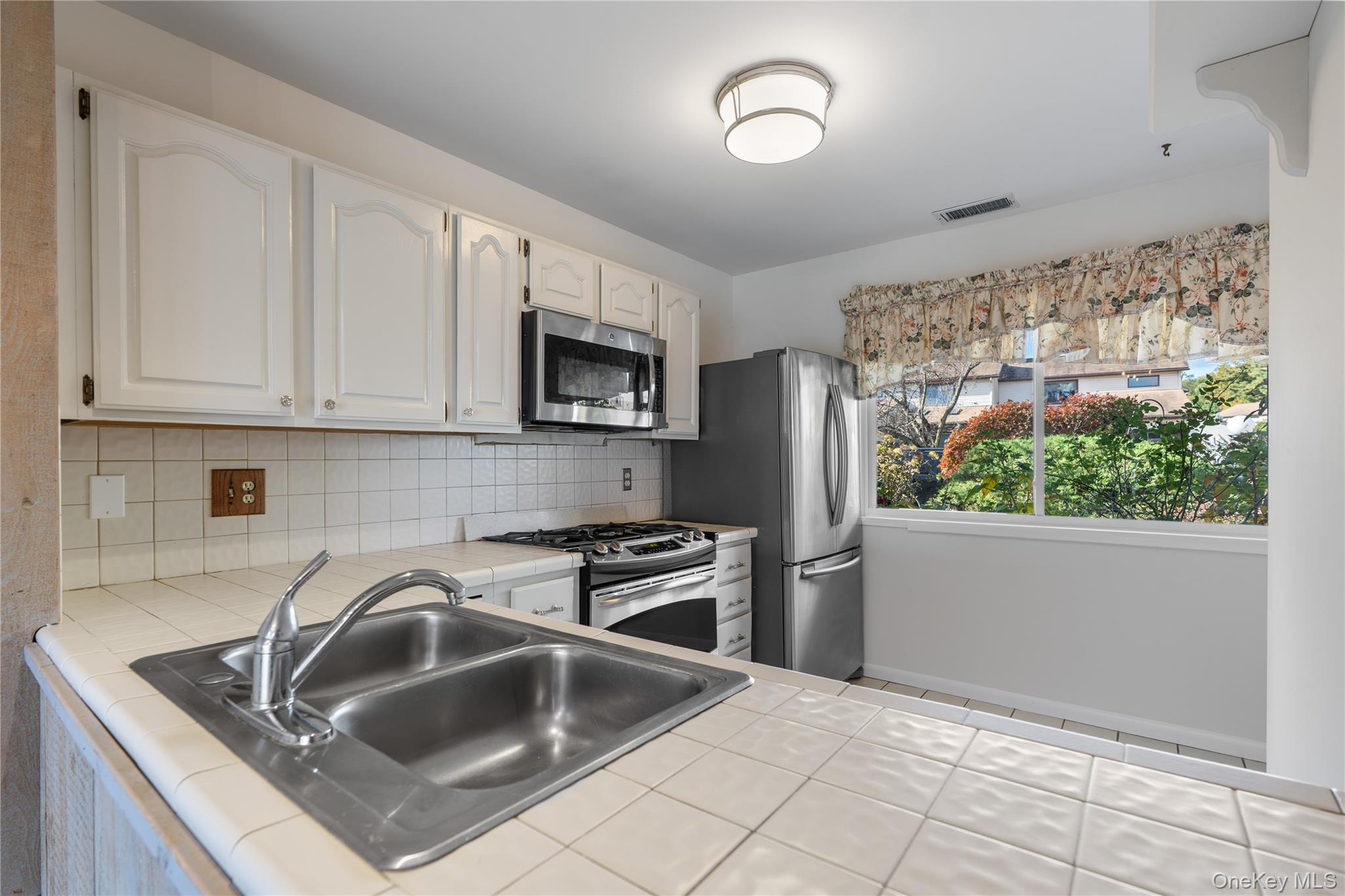 713 Hewitt Lane – For Sale photo 13