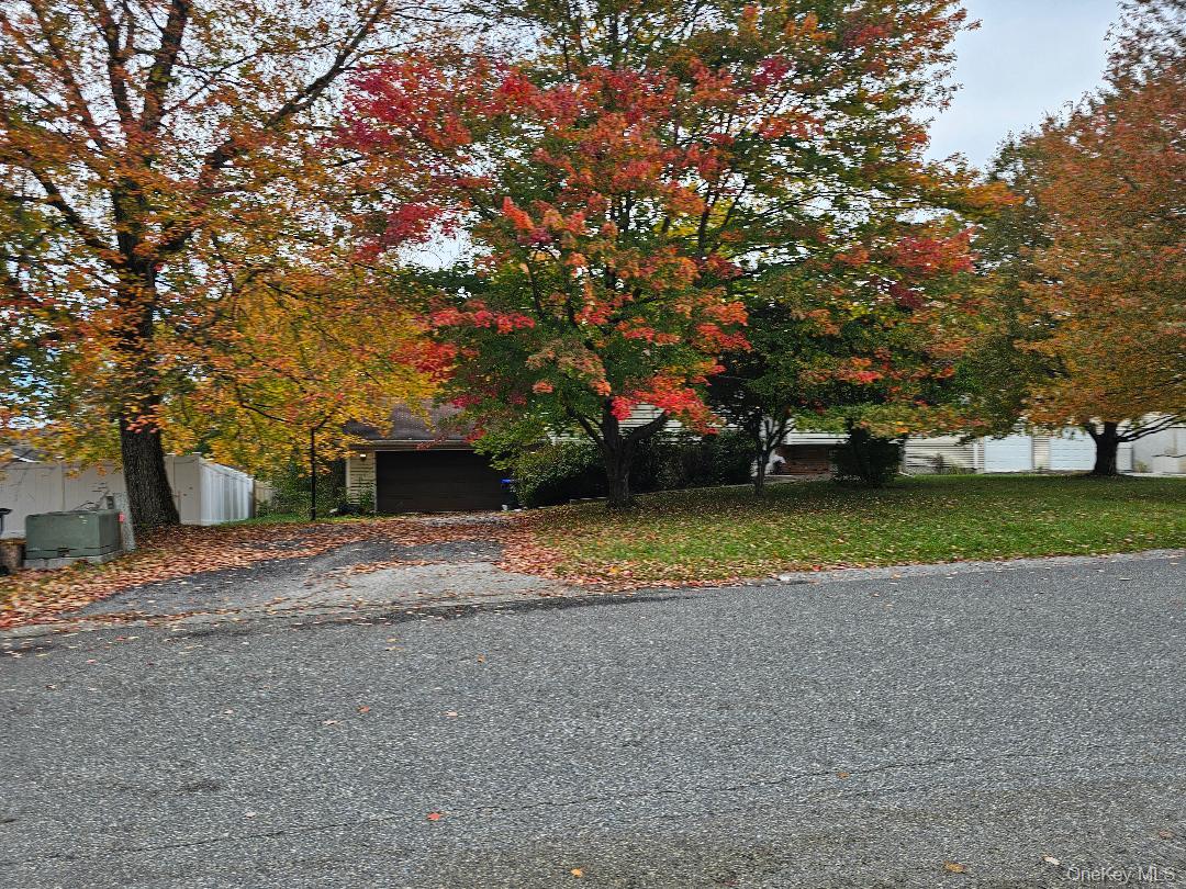 61 Maureen Drive – For Sale photo 2