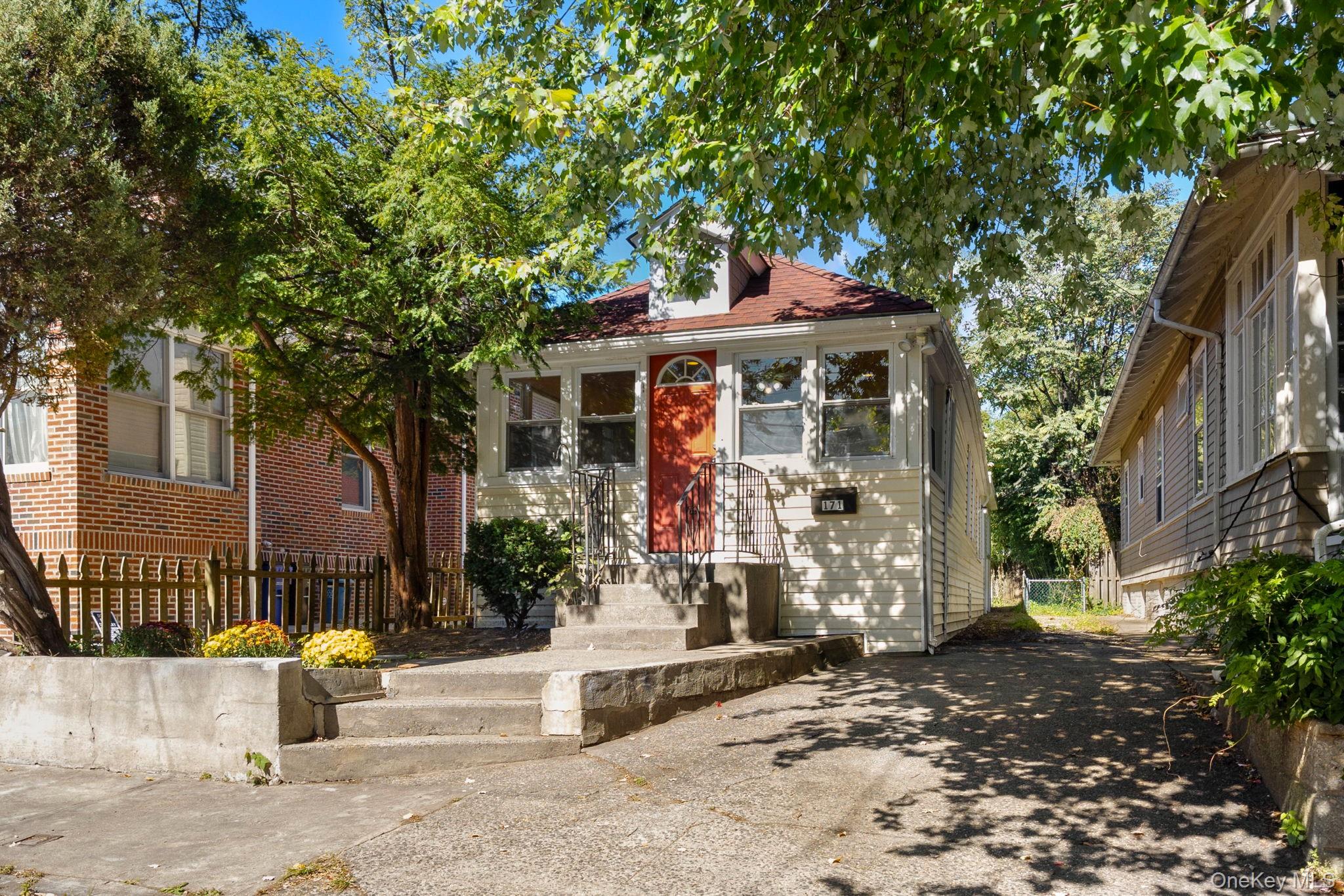 171 Rochelle Street – For Sale photo 3