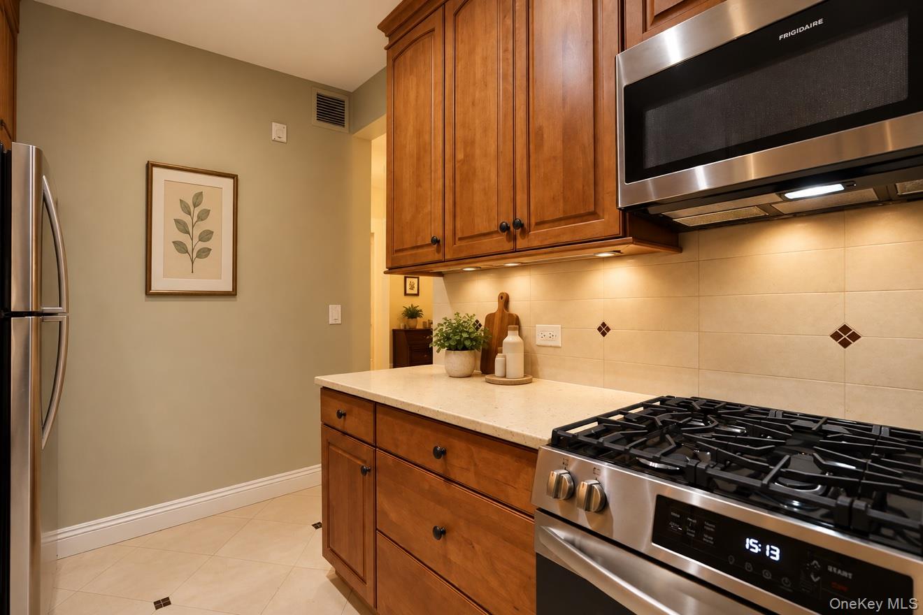 80 Bay Street Landing, Unit 6E photo 6