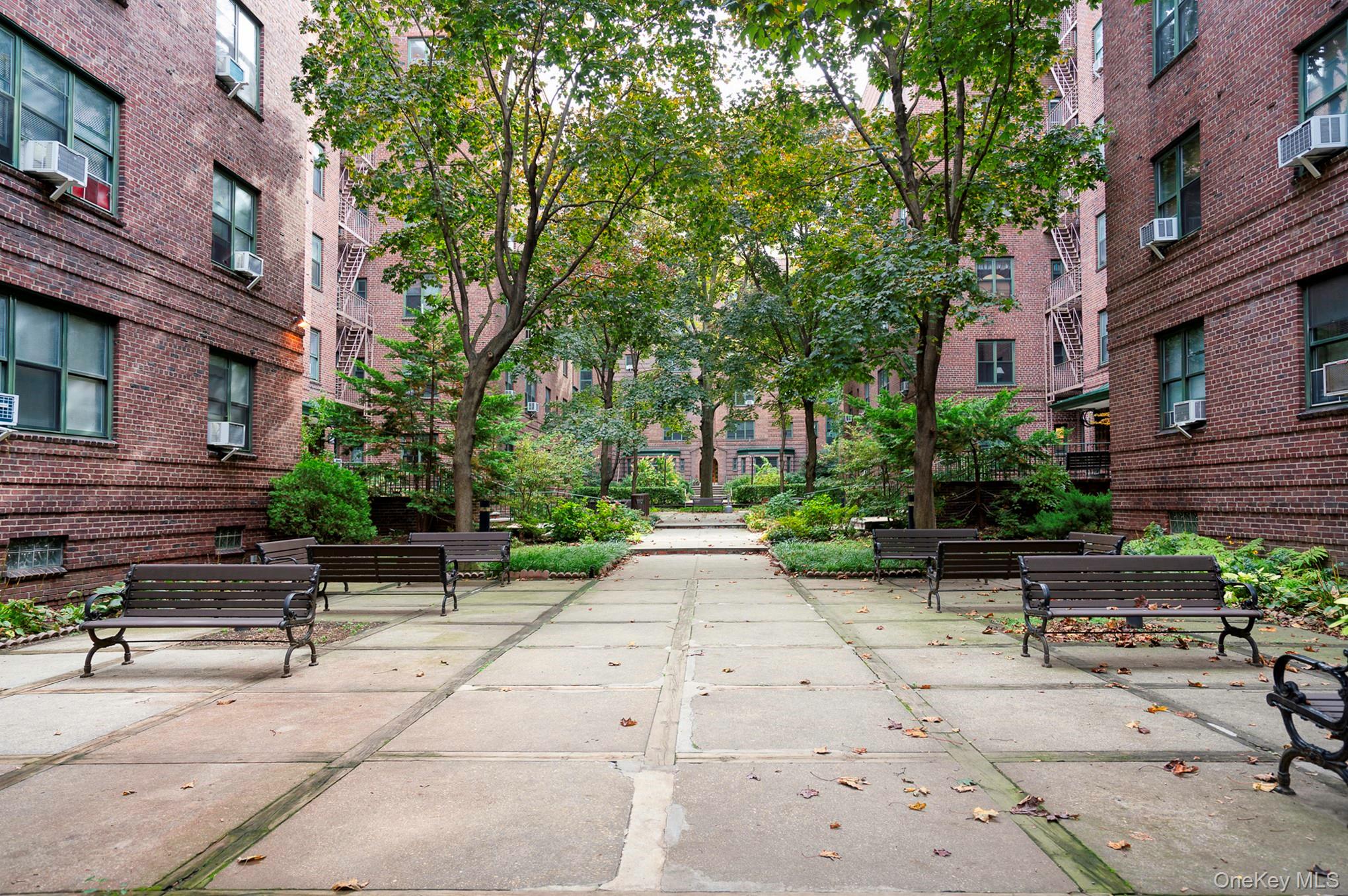 78-11 35 Avenue, Unit 5H photo 6