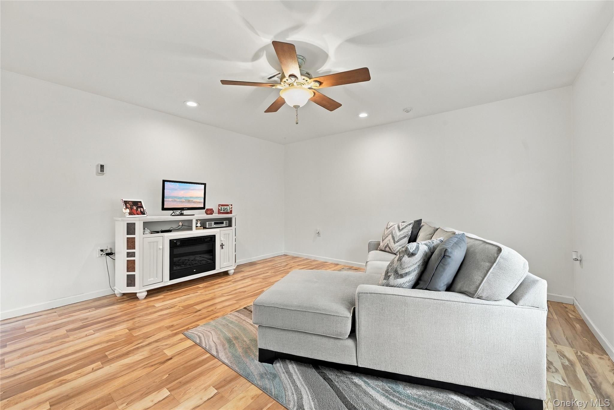 379C Woodbridge Drive, Unit C photo 9