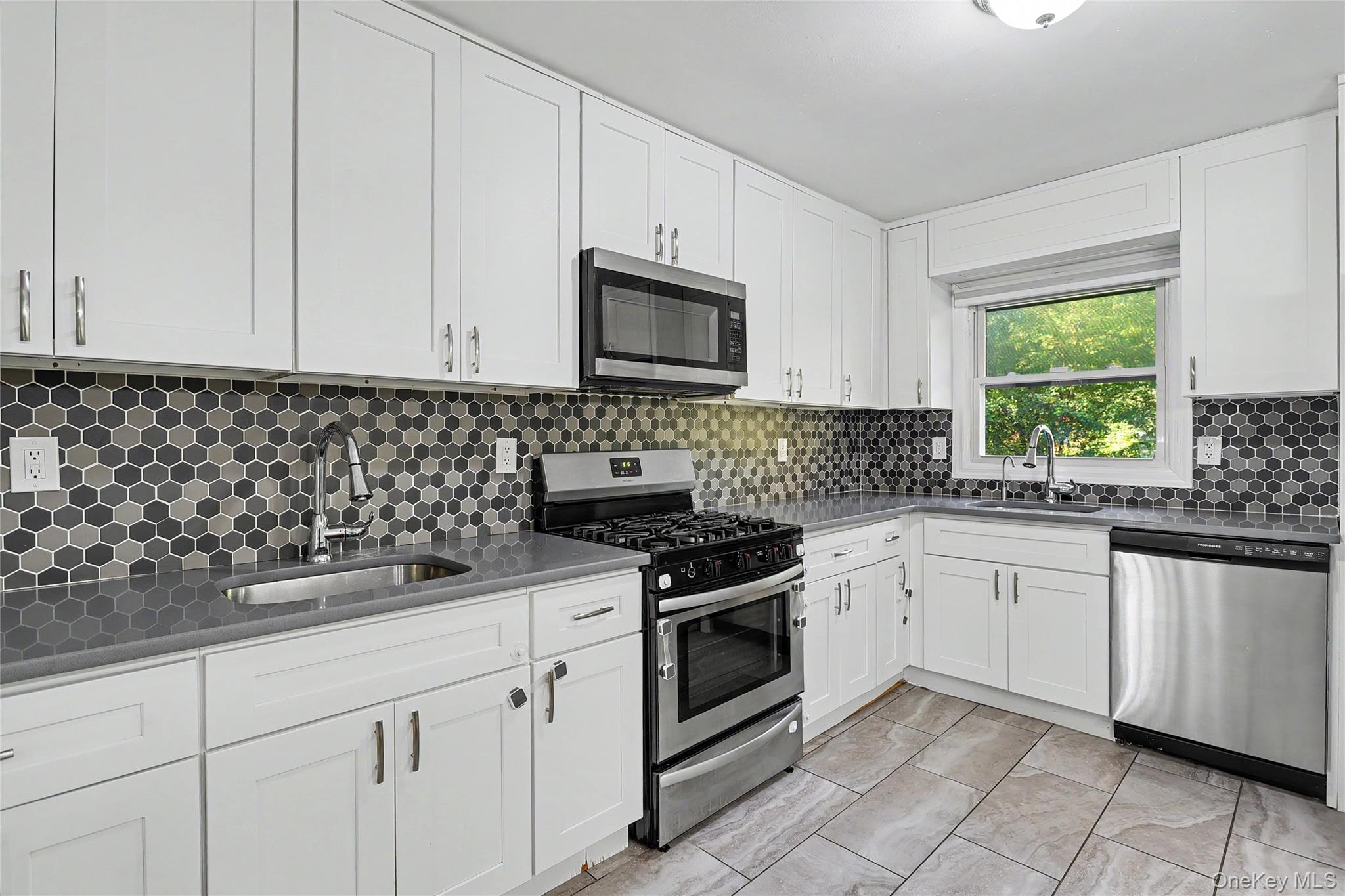 4 Earl Court – For Sale photo 4