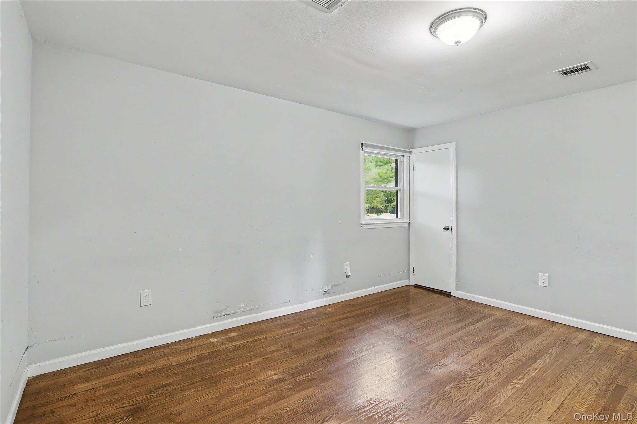 4 Earl Court – For Sale photo 7