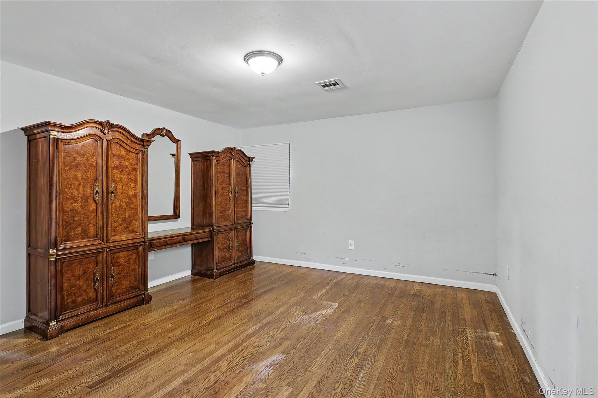 4 Earl Court – For Sale photo 8