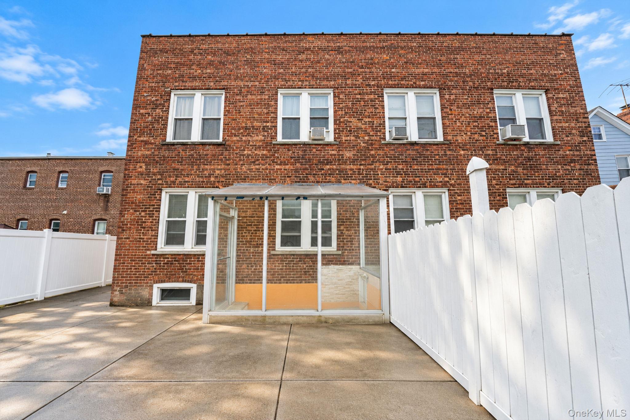 218-15 100 ave – For Sale photo 3