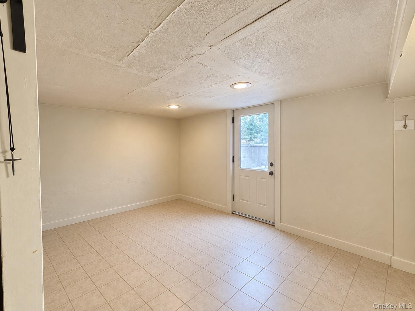 17 Kenmore Road – For Sale photo 36