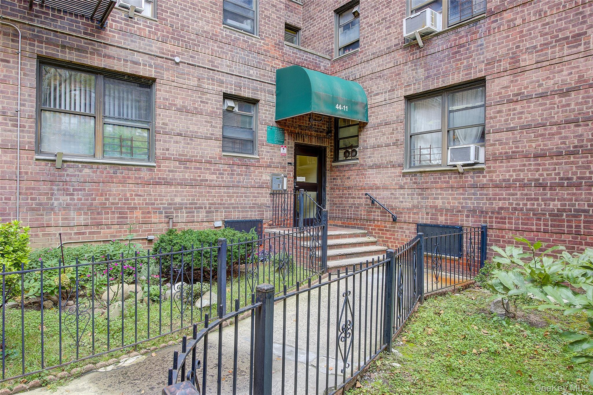 44-11 Macnish Street, Unit 4A