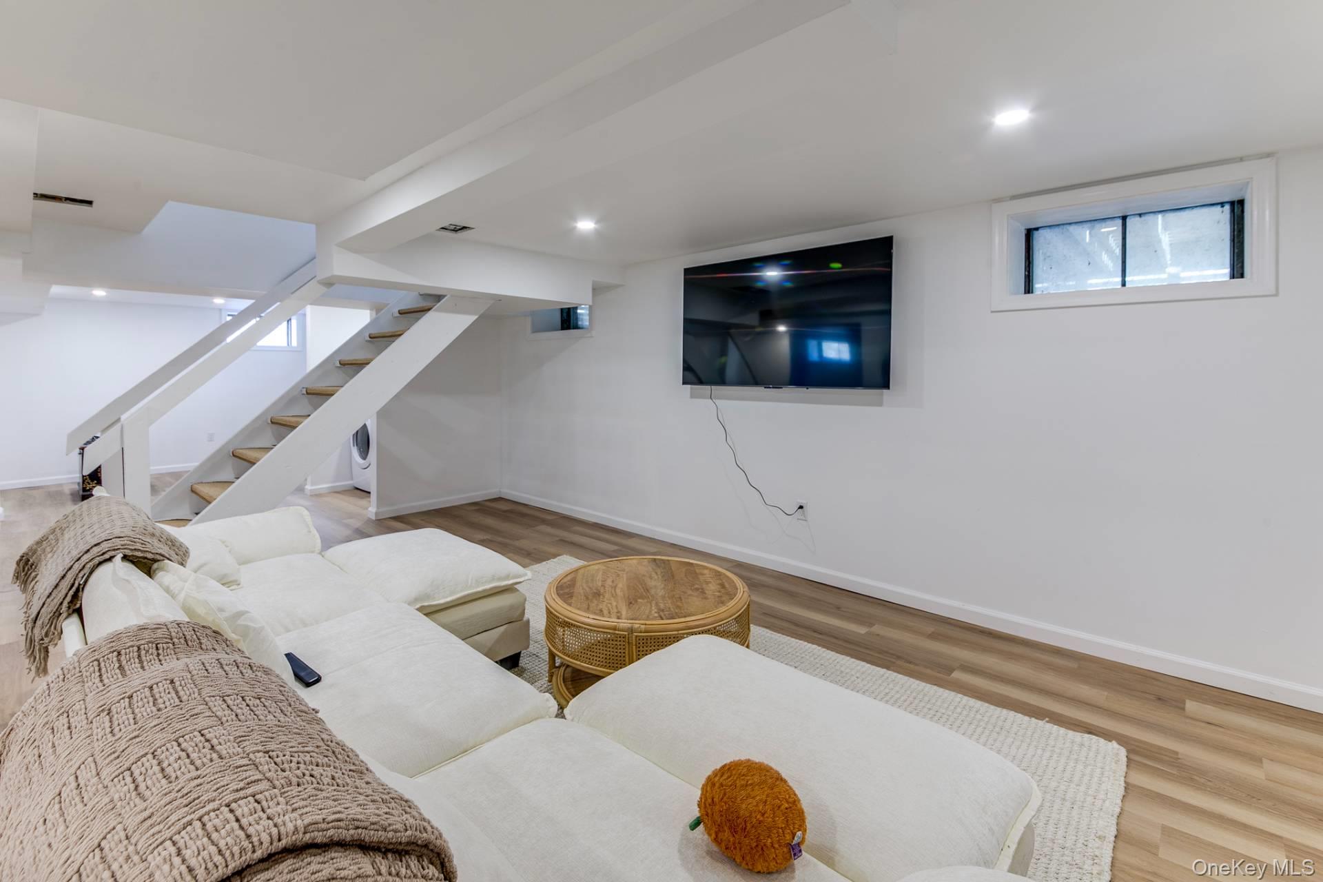 87 Church Lane – For Rent photo 16
