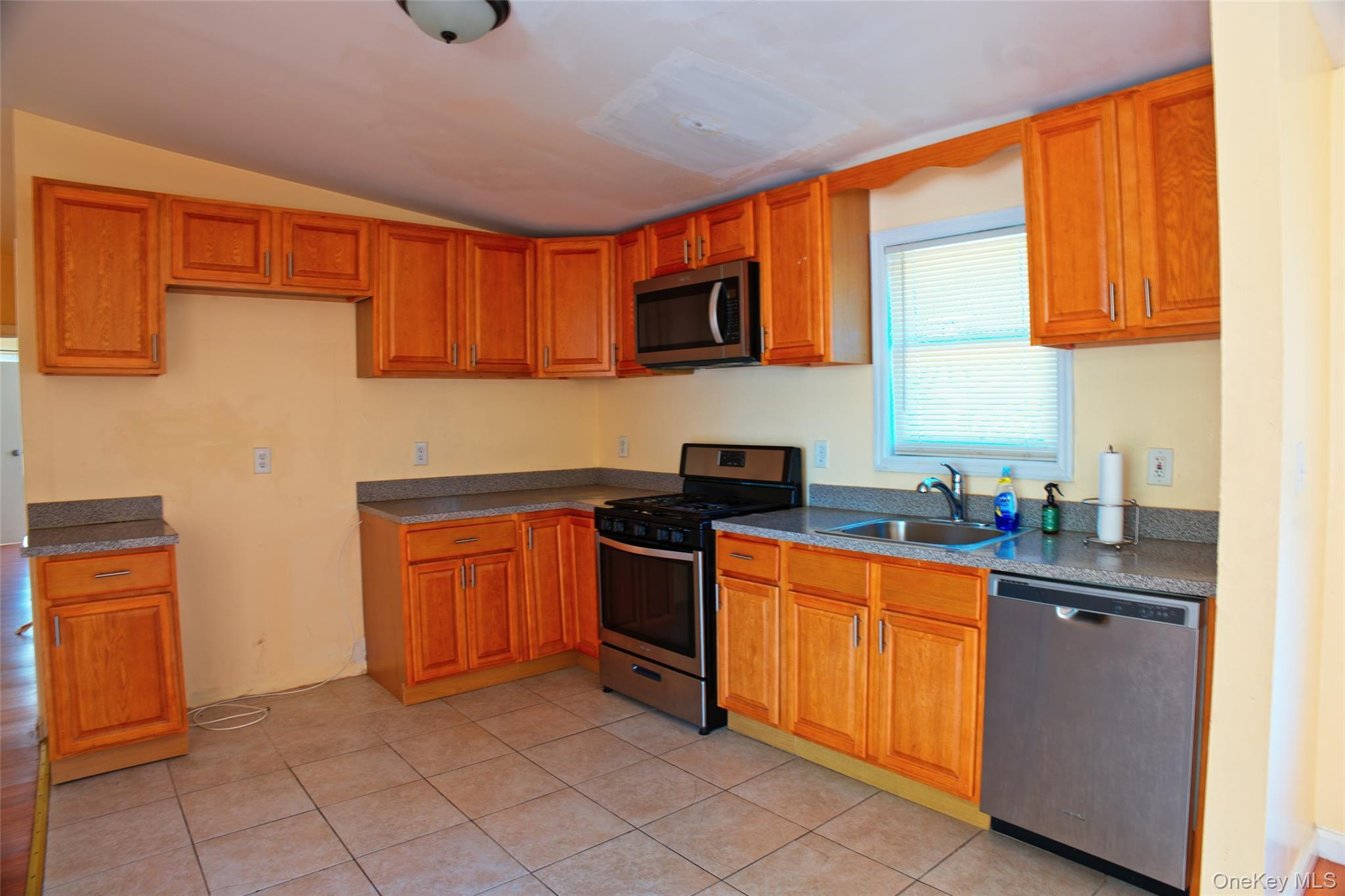 1095 Pinbrook Ct – For Rent photo 6
