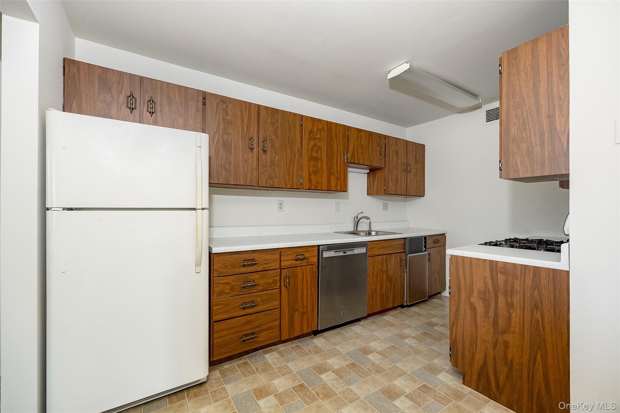 5 Downing Place, Unit D photo 8
