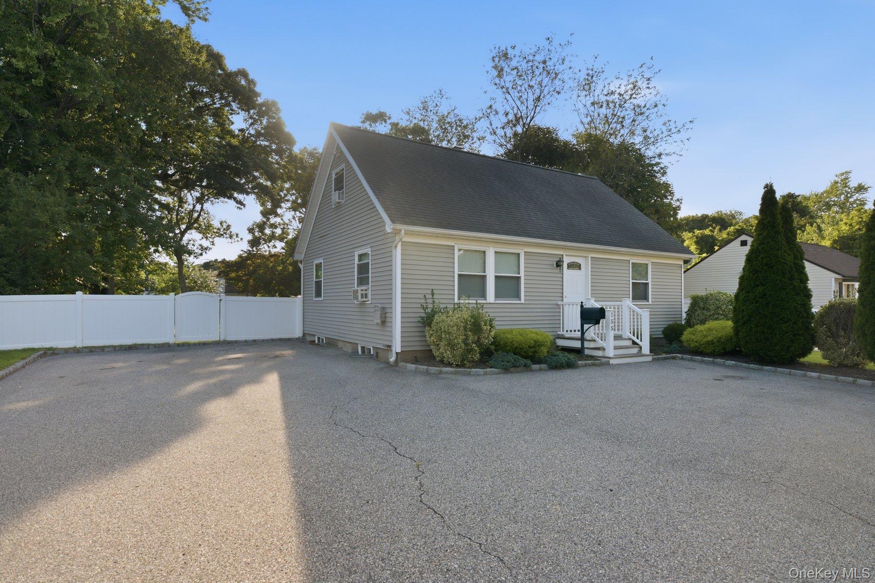 155 Mark Tree Road – For Sale photo 2
