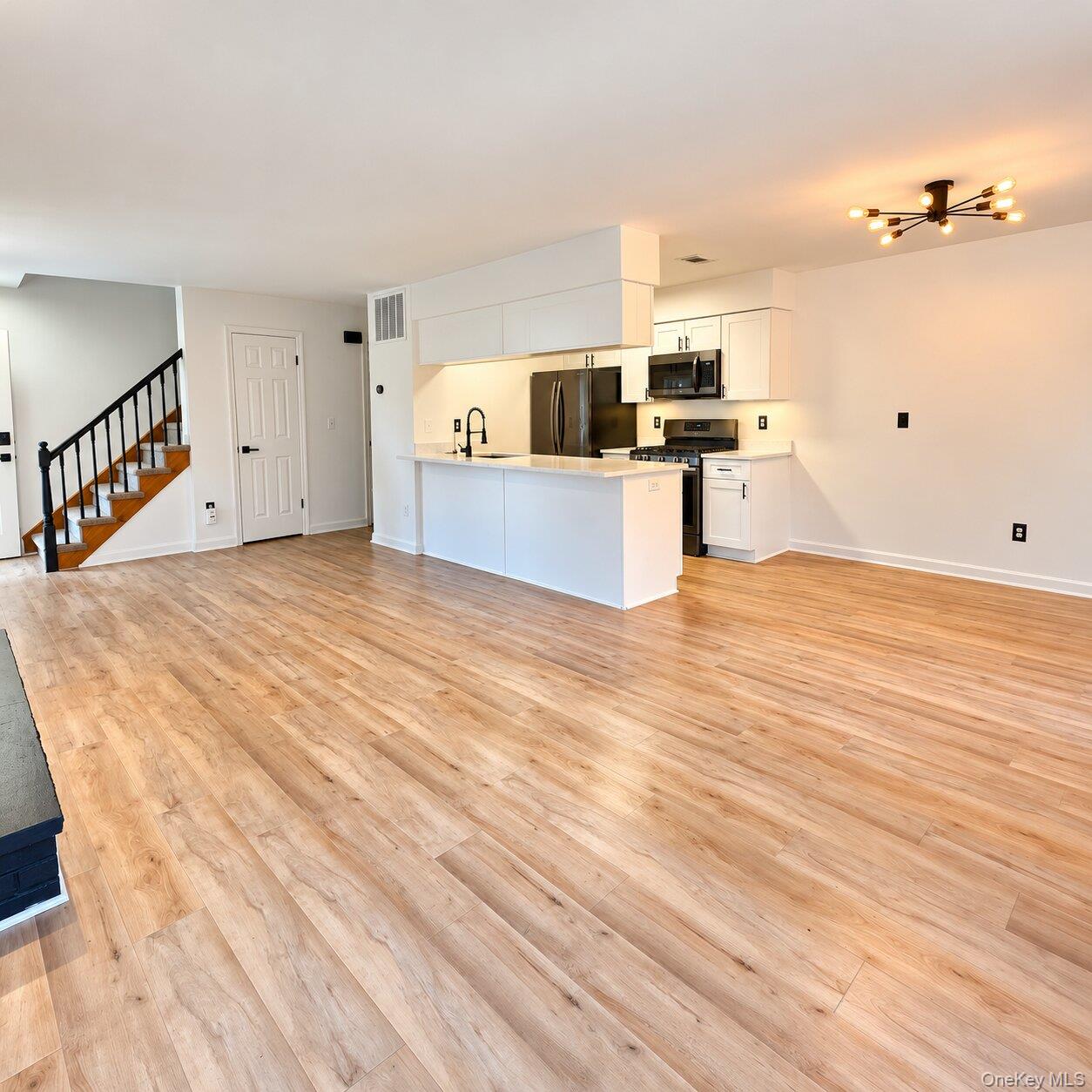94 94 Homestead Village Drive – For Rent photo 4