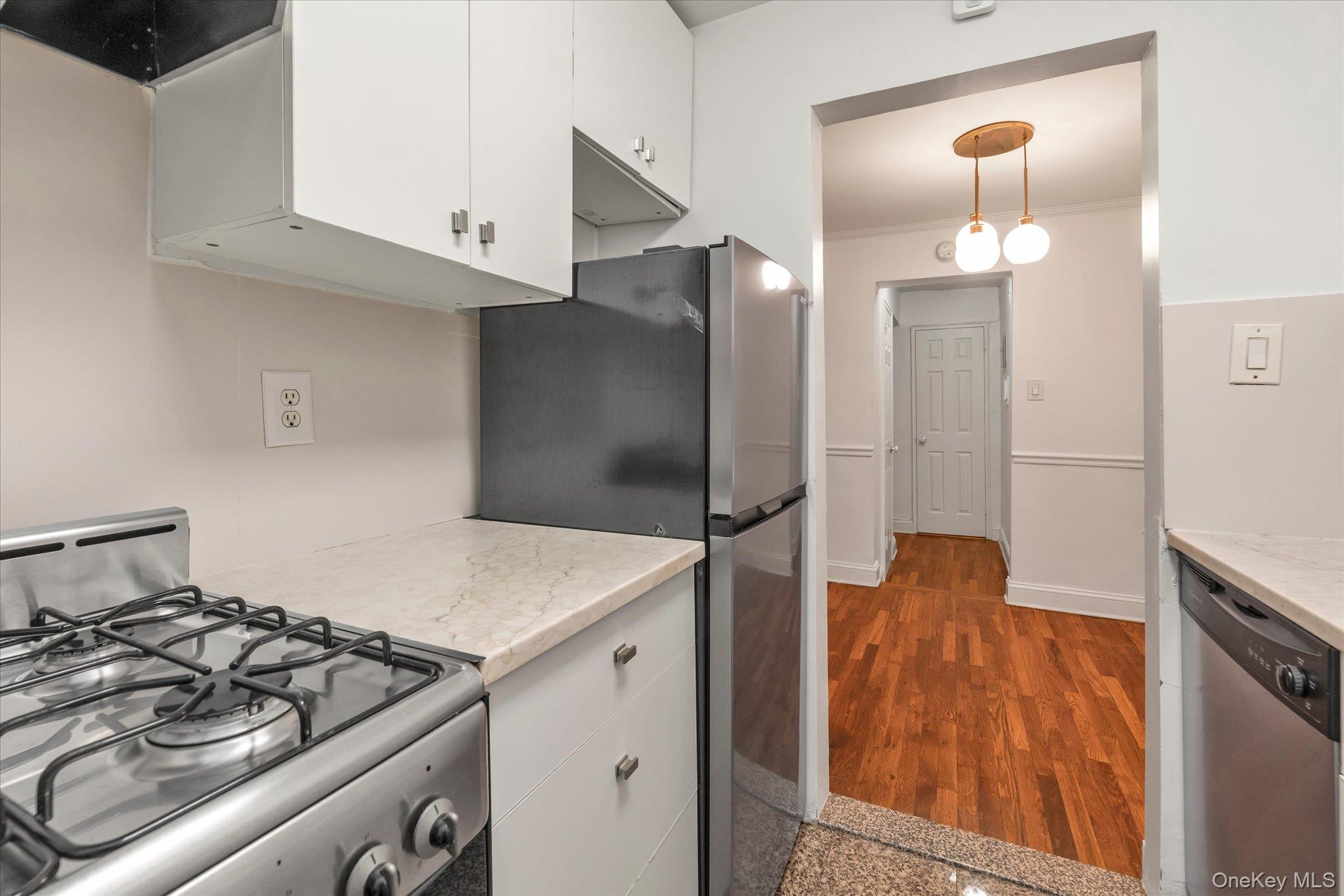 67-12 Yellowstone Boulevard, Unit B15 photo 8