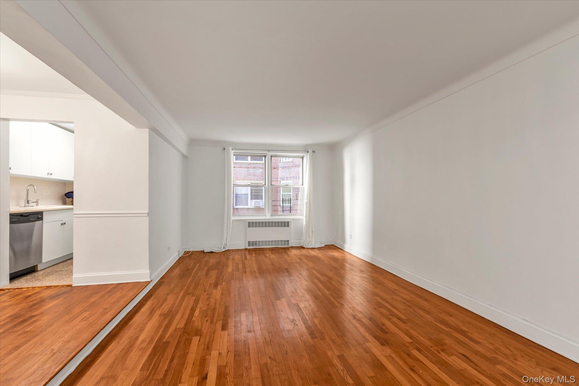 67-12 Yellowstone Boulevard, Unit B15 photo 4