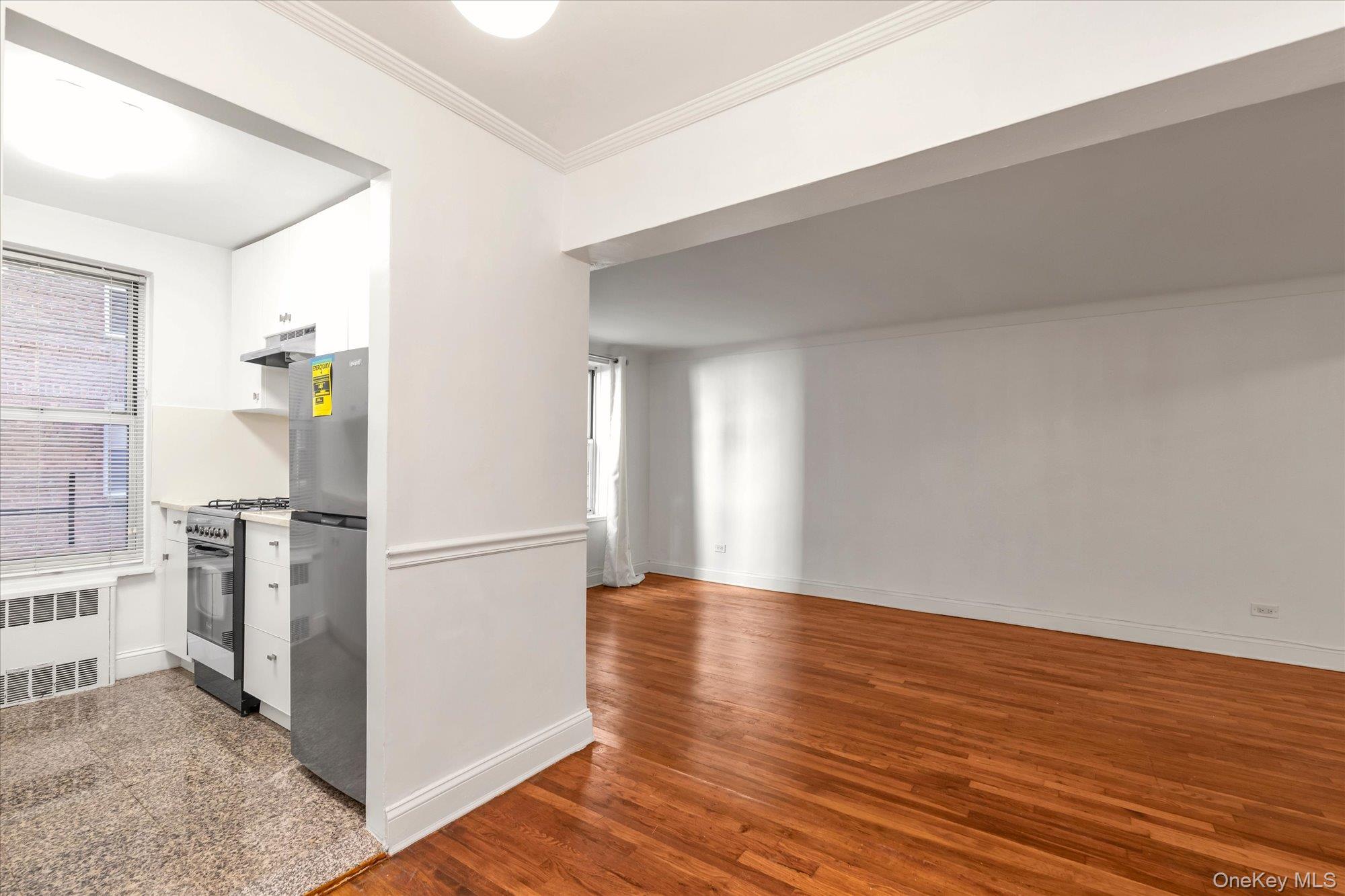 67-12 Yellowstone Boulevard, Unit B15 photo 9