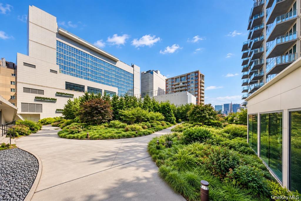 133-36 37th Avenue, Unit 8F photo 11
