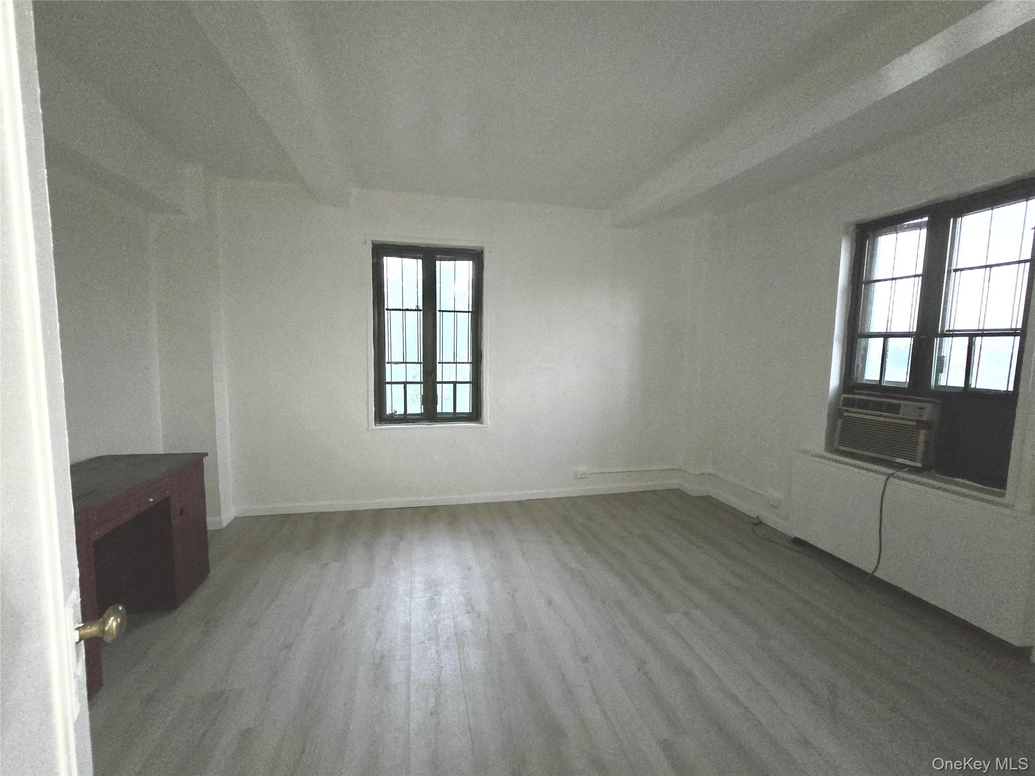 2059 Mcgraw Avenue, Unit 5C photo 8