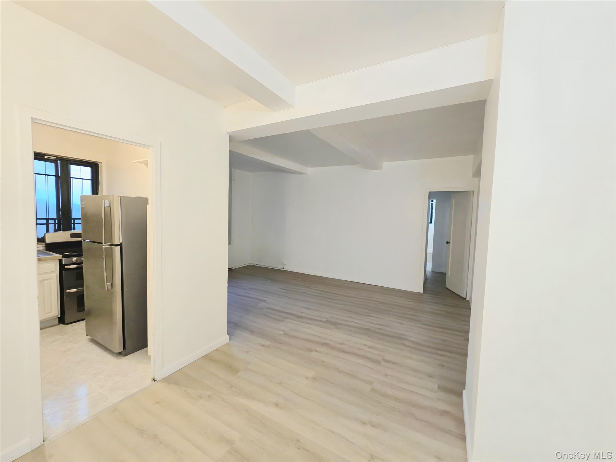 2059 Mcgraw Avenue, Unit 5C photo 2