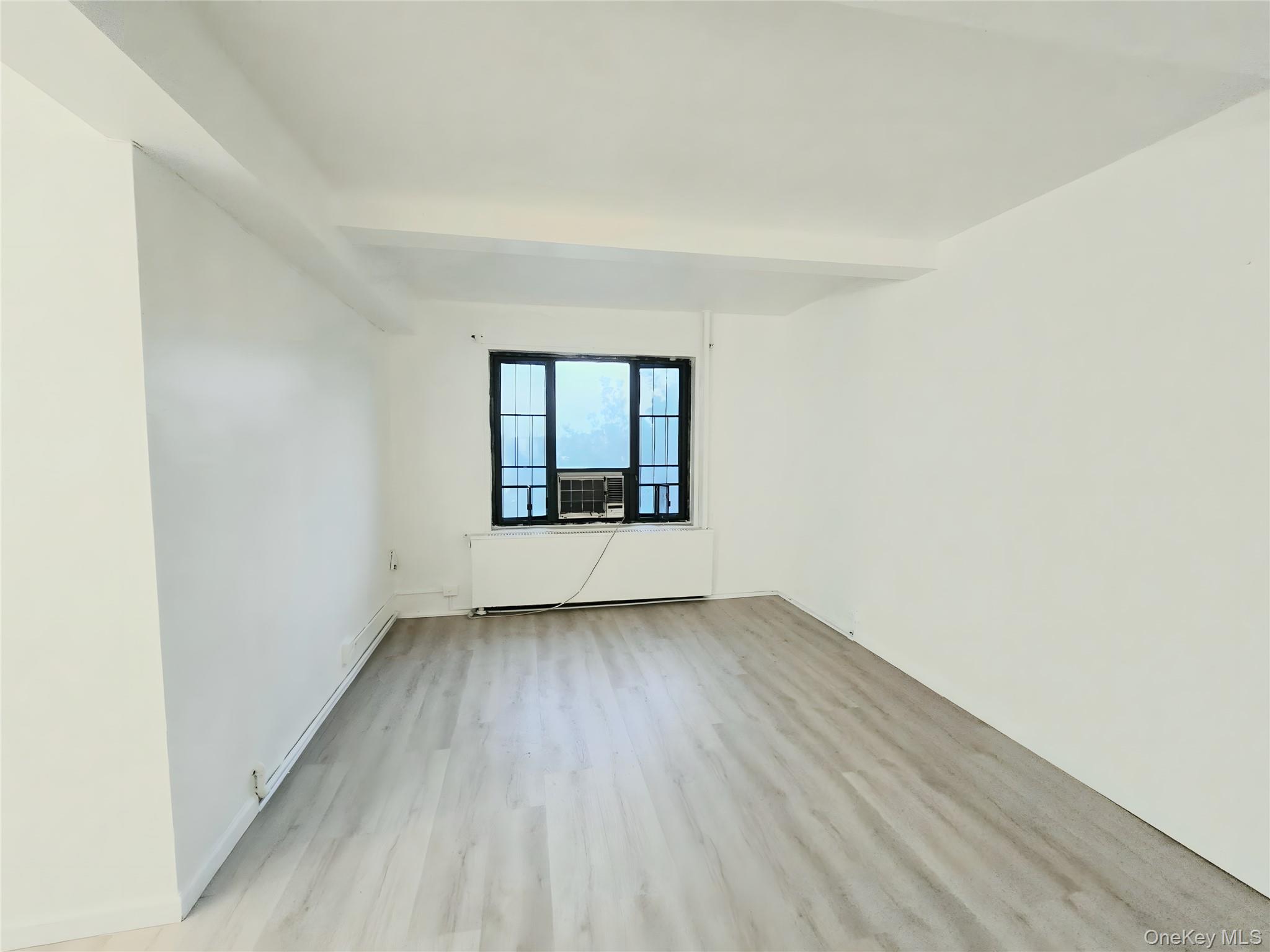 2059 Mcgraw Avenue, Unit 5C photo 4