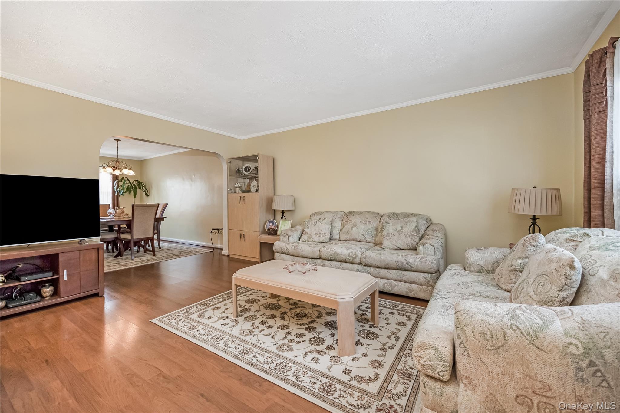 22533 Murdock Avenue – For Sale photo 7