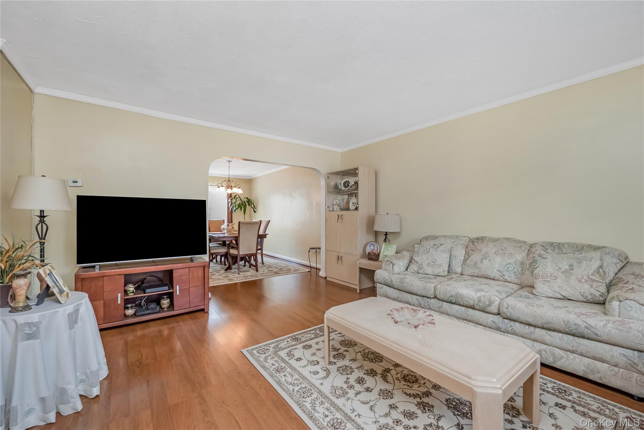 22533 Murdock Avenue – For Sale photo 6